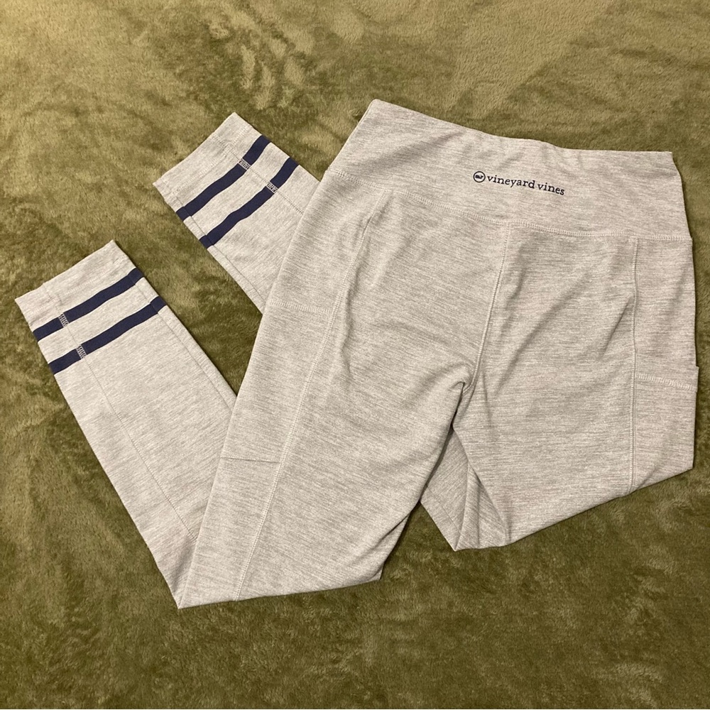 Great and Navy Blue Vineyard Vines Leggings